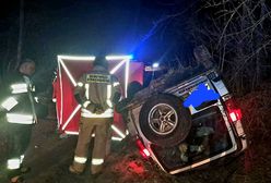 Wypadek w Bieszczadach. Auto dachowało, jedna osoba nie żyje