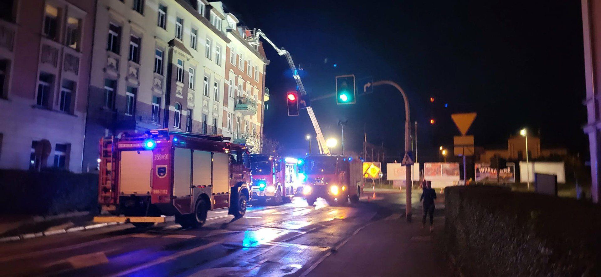 Pożar ul. Złotnicza Jelenia Góra 22.11 2025