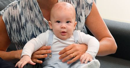 Meghan Markle i książę Harry pokazali syna. Fani rodziny królewskiej pytają, czy Archie ma zeza? Okulistka rozwiewa wątpliwości
