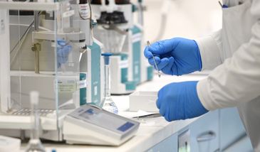 Polacy nie chcą szczepionek z Chin i Rosji. Sondaż daje jasne odpowiedzi