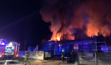 Śląskie. Pożar remizy OSP w Raczkowicach. Samochód uratowany, ale zniszczenia ogromne