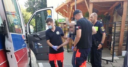 80-latek w nagrzanym aucie. Dramat w Krakowie