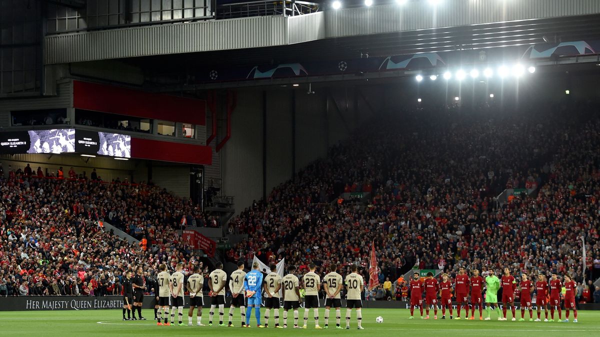 minuta ciszy przed meczem Liverpoolu