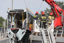 Warszawa. Autobus wypadł z wiaduktu. Obrońca kierowcy wystosował apel po tragedii