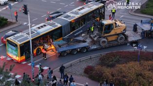Warszawa: Ciężarówka wjechała w autobus miejski na Mokotowie. 7 osób poszkodowanych!