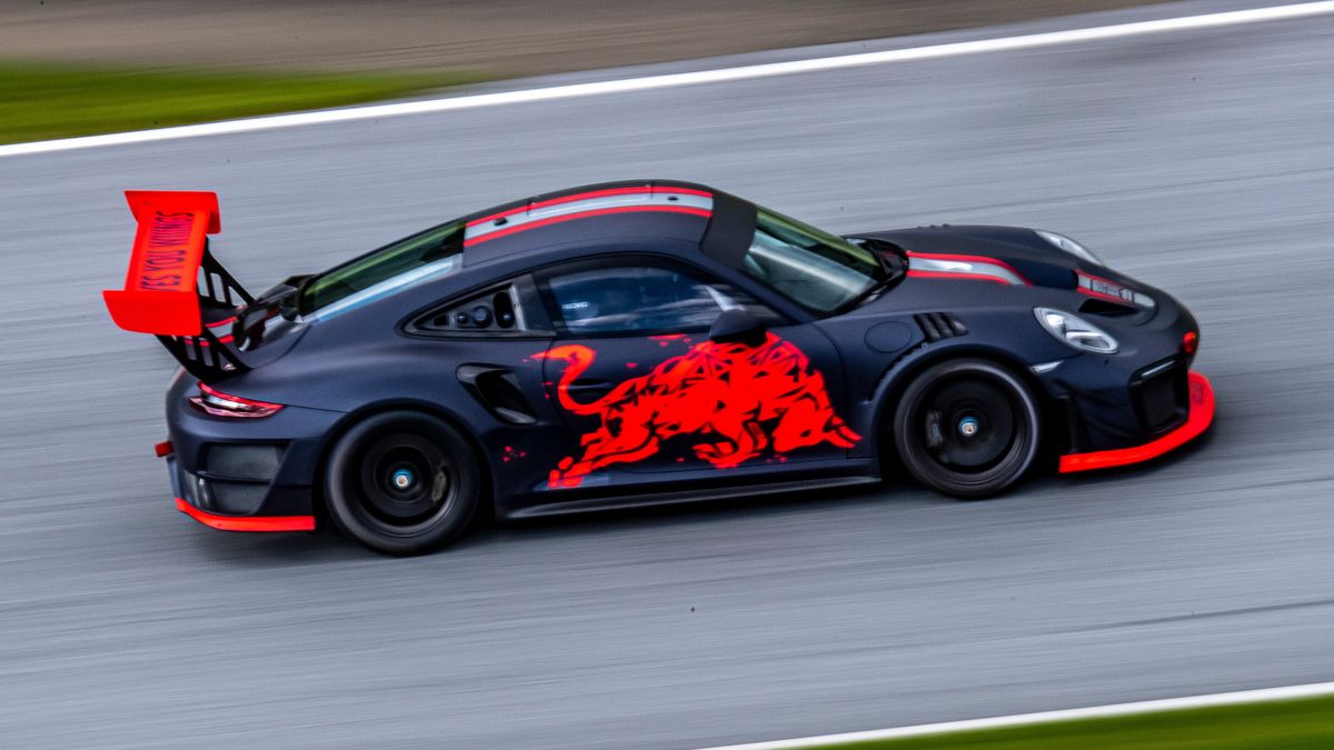 Zdjęcie okładkowe artykułu: Materiały prasowe / Red Bull / Na zdjęciu: Porsche GT2 RS