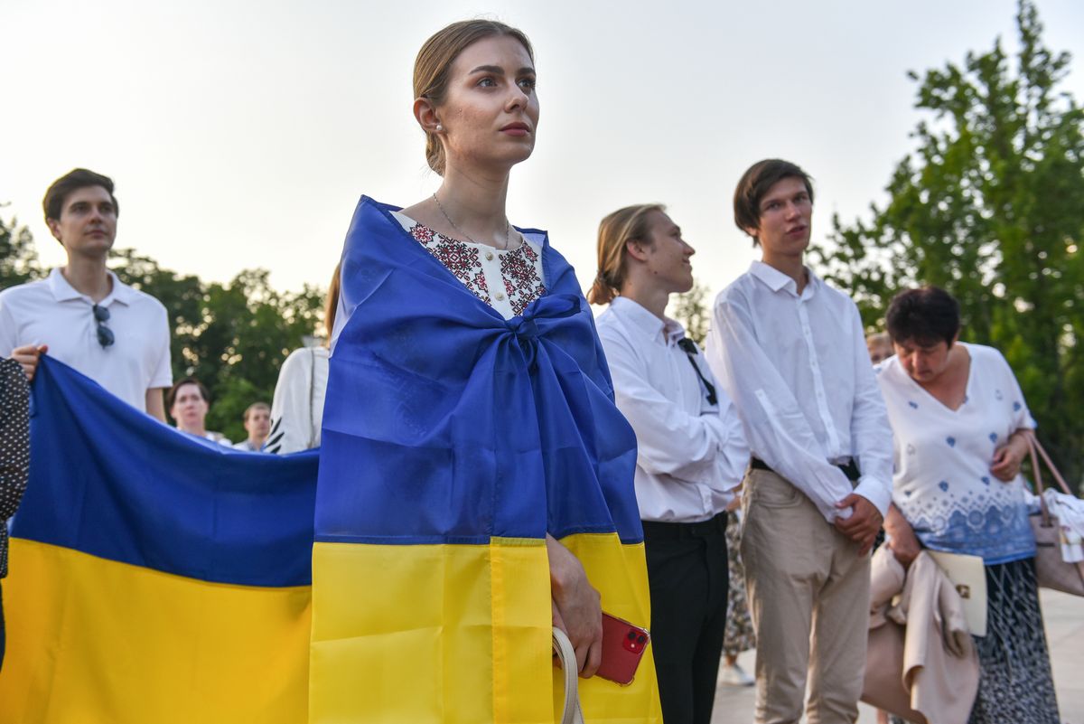 Uczestnicy obchodów Dnia Niepodległości Ukrainy na Placu Litewskim w Lublinie