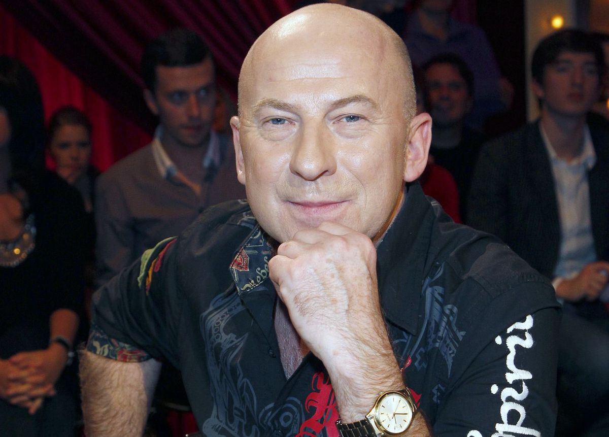 Piotr Galiński zdobył popularność jako juror "Tańca z gwiazdami". Gdy zniknął z ekranów, zajął się m.in. hodowlą kur ozdobnych 