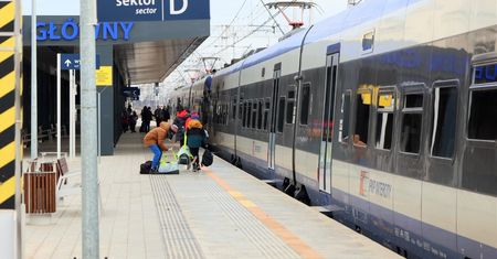 Coraz mniej miejsc w pociągach ze Słupska. Pierwszy weekend wakacji cieszy się ogromnym zainteresowaniem podróżnych
