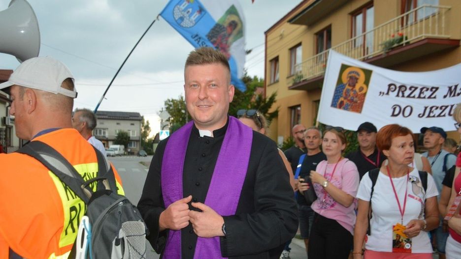 Ksiądz Marcin Cabaj zaprasza wiernych na 175 rekolekcje w drodze z Radoszyc na Jasną Górę