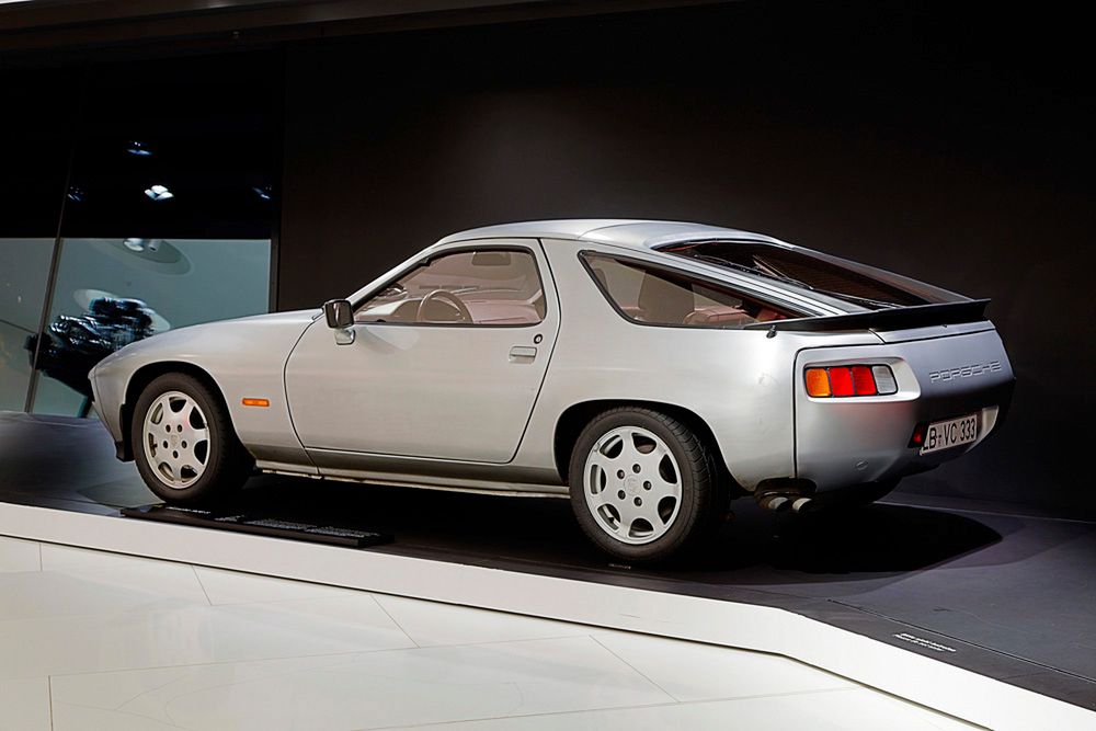 Porsche 928