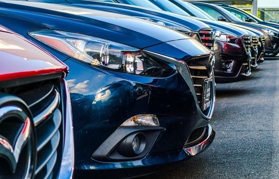 Kredyt tylko z dodatkowymi usługami. Autocentrum AAA Auto usłyszało zarzuty