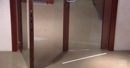 Poziom wody sięga kolan na skutek powodzi w zachodniej Syberii