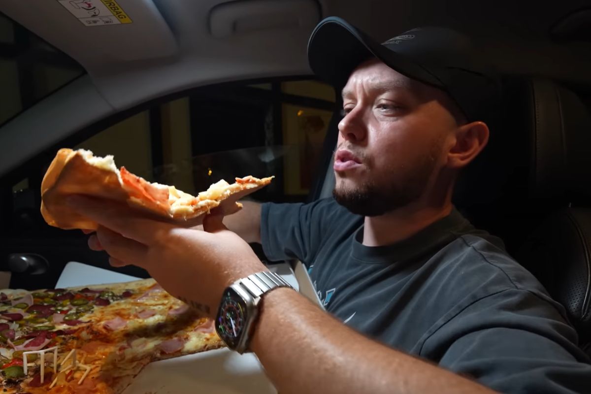 Książulo testuje największą pizzę w Polsce 