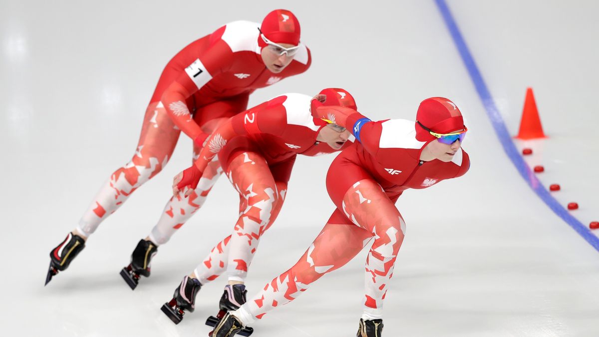 PAP/EPA / VALDRIN XHEMAJ / Na zdjęciu: Natalia Czerwonka (z lewej) Luiza Złotkowska (w środku) oraz Karolina Bosiek (z prawej)