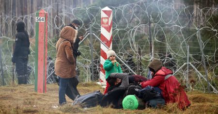 Kryzys na granicy. "Migranci wszczęli zamieszki po białoruskiej stronie" [NA ŻYWO]