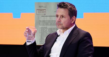 Zwołują nadzwyczajną sesję w Warszawie. Wszystko przez aferę