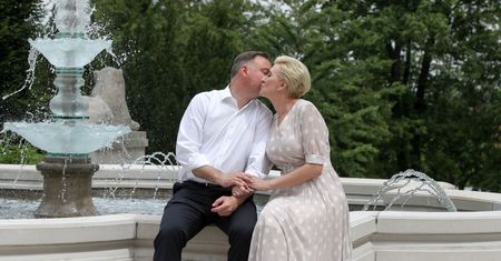 Andrzej Duda świętuje Światowy Dzień Pocałunku i publikuje zdjęcie z żoną