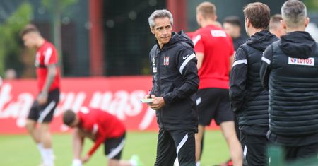 Trener kadry zaskoczył "stylówką". Mocno rzuca się w oczy