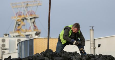 Wyborczy węgiel wciąż grzeje. Skrajnie różne podejście partii