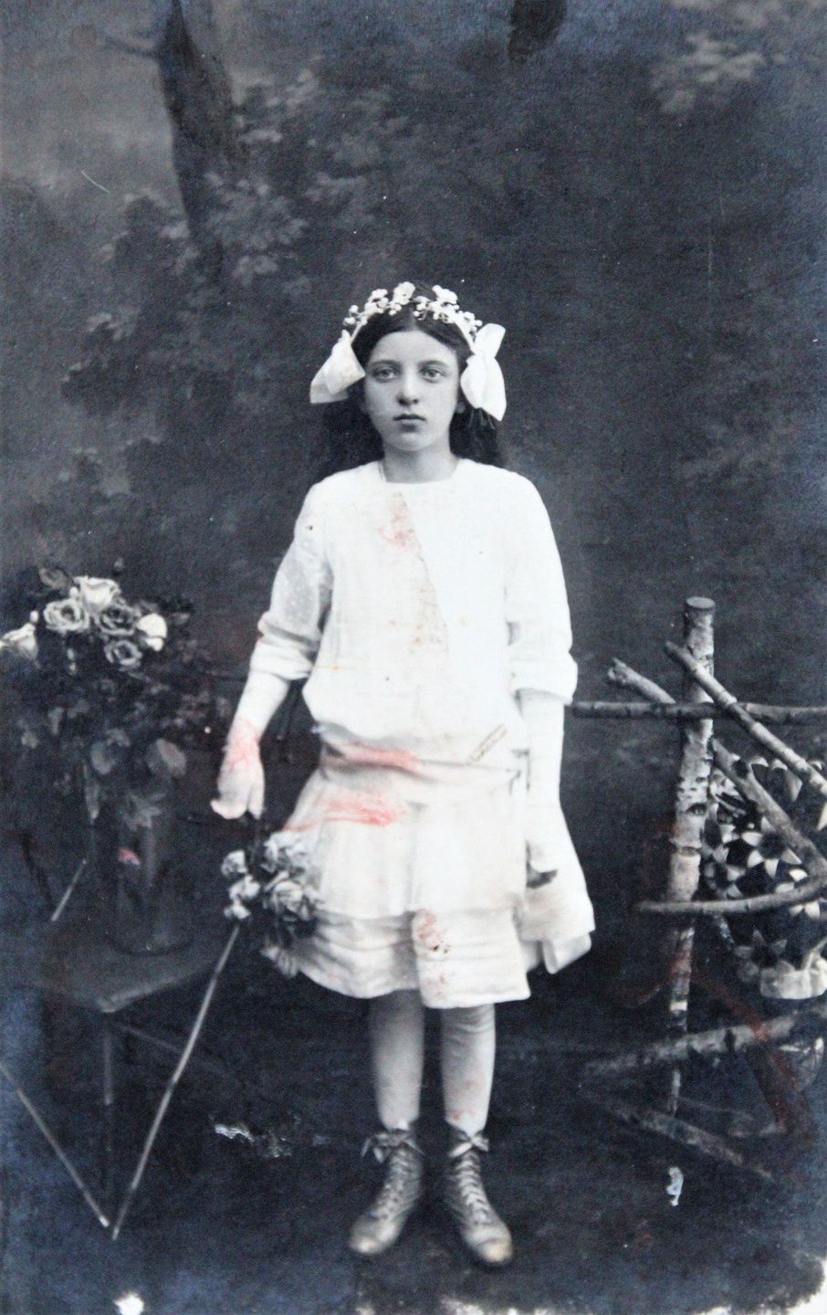 Dzieci na starych fotografiach z XIX i początku XX wieku