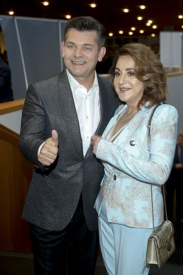 Zenon Martyniuk zabrał żonę do Paryża. PRZERAŻONA Danuta Martyniuk wspomina: "Tłumy ludzi, kradną, więcej tam NIE POJADĘ"