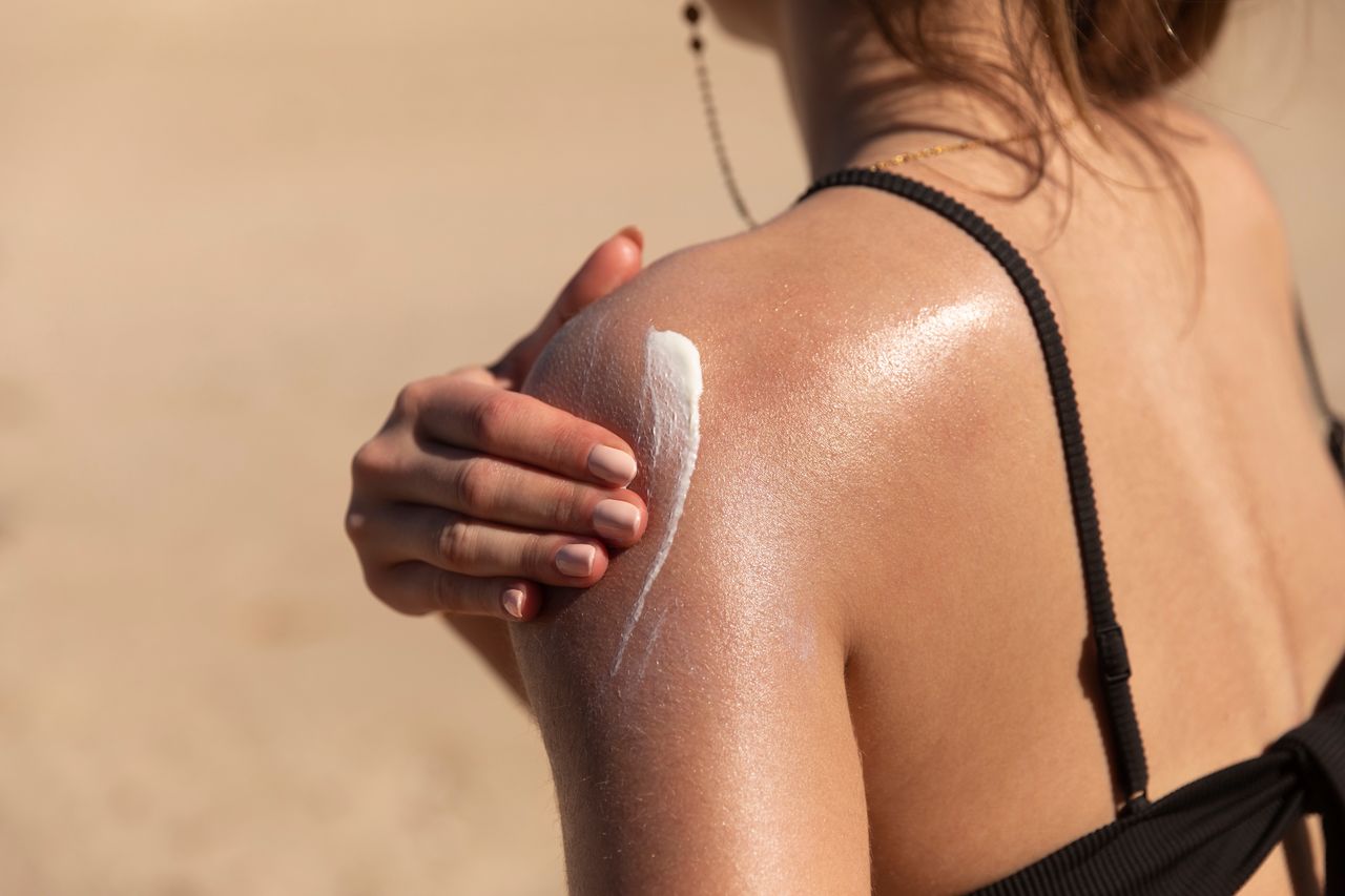 Jak skutecznie chronić się przed słońcem? Te kosmetyki z filtrem przetestowałyśmy na własnej skórze