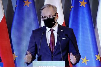 Szczepienia w Polsce dla uprzywilejowanych? Minister potępił lekarzy