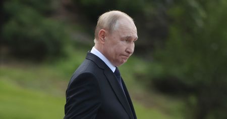 UE uderza w Kreml. Rozszerza sankcje na rosyjski gaz skroplony