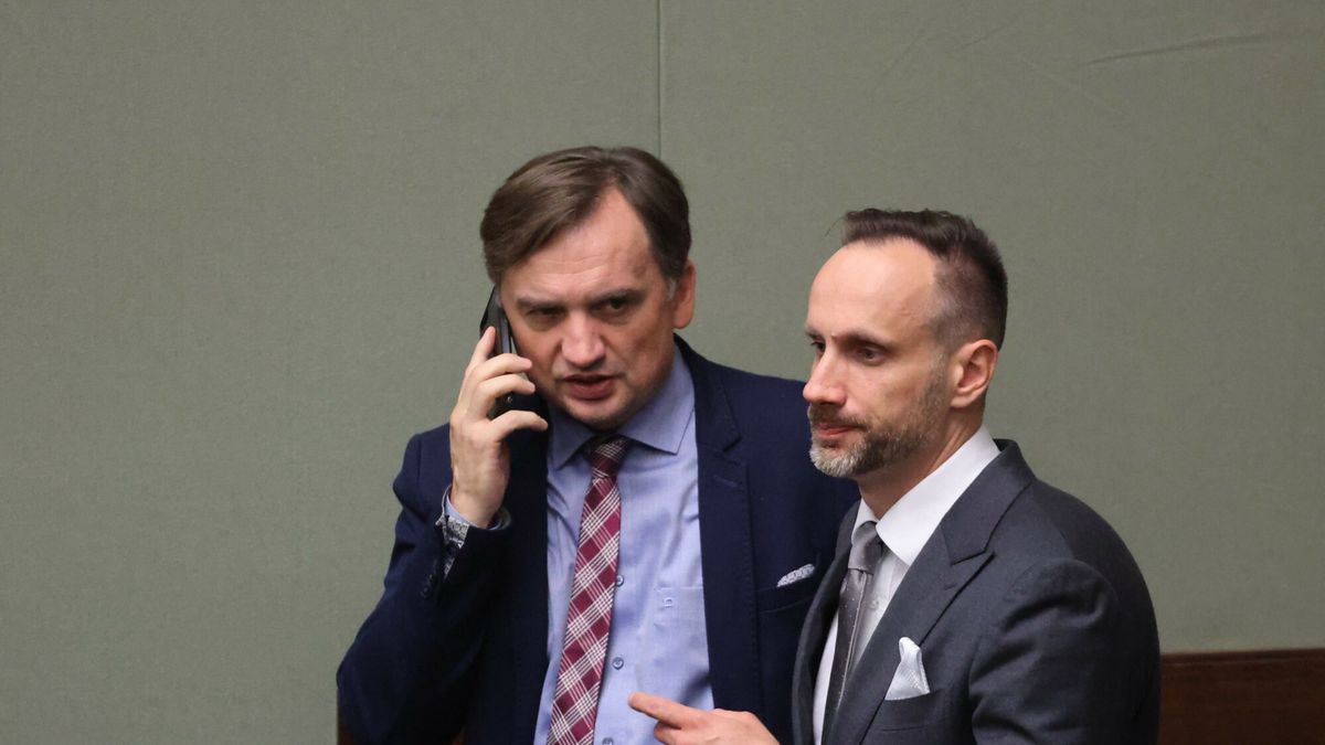 61. posiedzenie Sejmu IX kadencji
Fot. Piotr Molecki/East News, Warszawa, 15.09.2022. 61. posiedzenie Sejmu IX kadencji.
N/z: Zbigniew Ziobro, Janusz Kowalski
Piotr Molecki