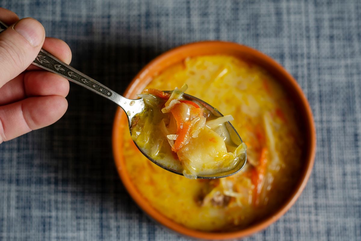 W jesienno-zimowym menu nie może zabraknąć rozgrzewających zup