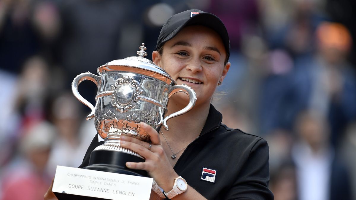 PAP/EPA / JULIEN DE ROSA / Na zdjęciu: Ashleigh Barty, mistrzyni Rolanda Garrosa 2019