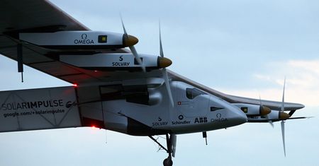 Solar Impulse 2 wyruszył w pierwszy lot