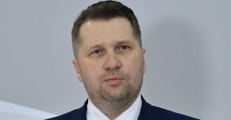 Kiedy uczniowie wrócą do szkół? Przemysław Czarnek podaje terminy decyzji