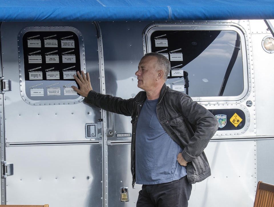 Tom Hanks lubi "małe Fiaty” i duże przyczepy kempingowe 