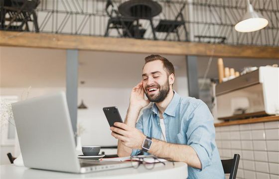 Tworzenie reklam na Facebooku i Instagramie nigdy nie było tak proste – poznaj najnowsze możliwości AI