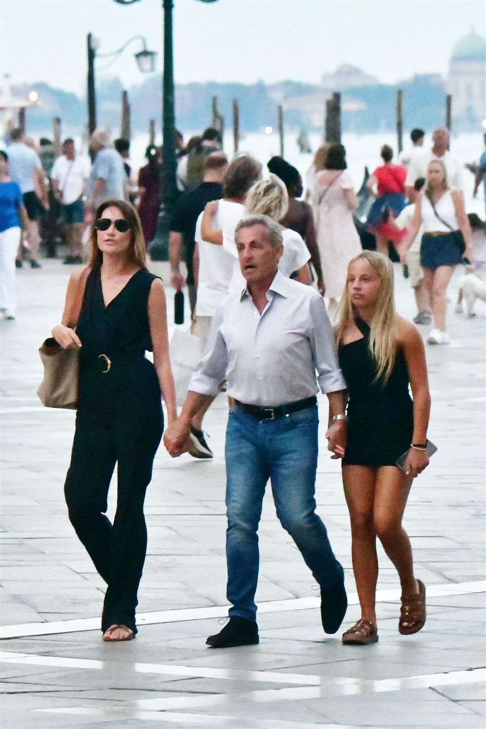 Nicolas Sarkozy z żoną i córką we Włoszech