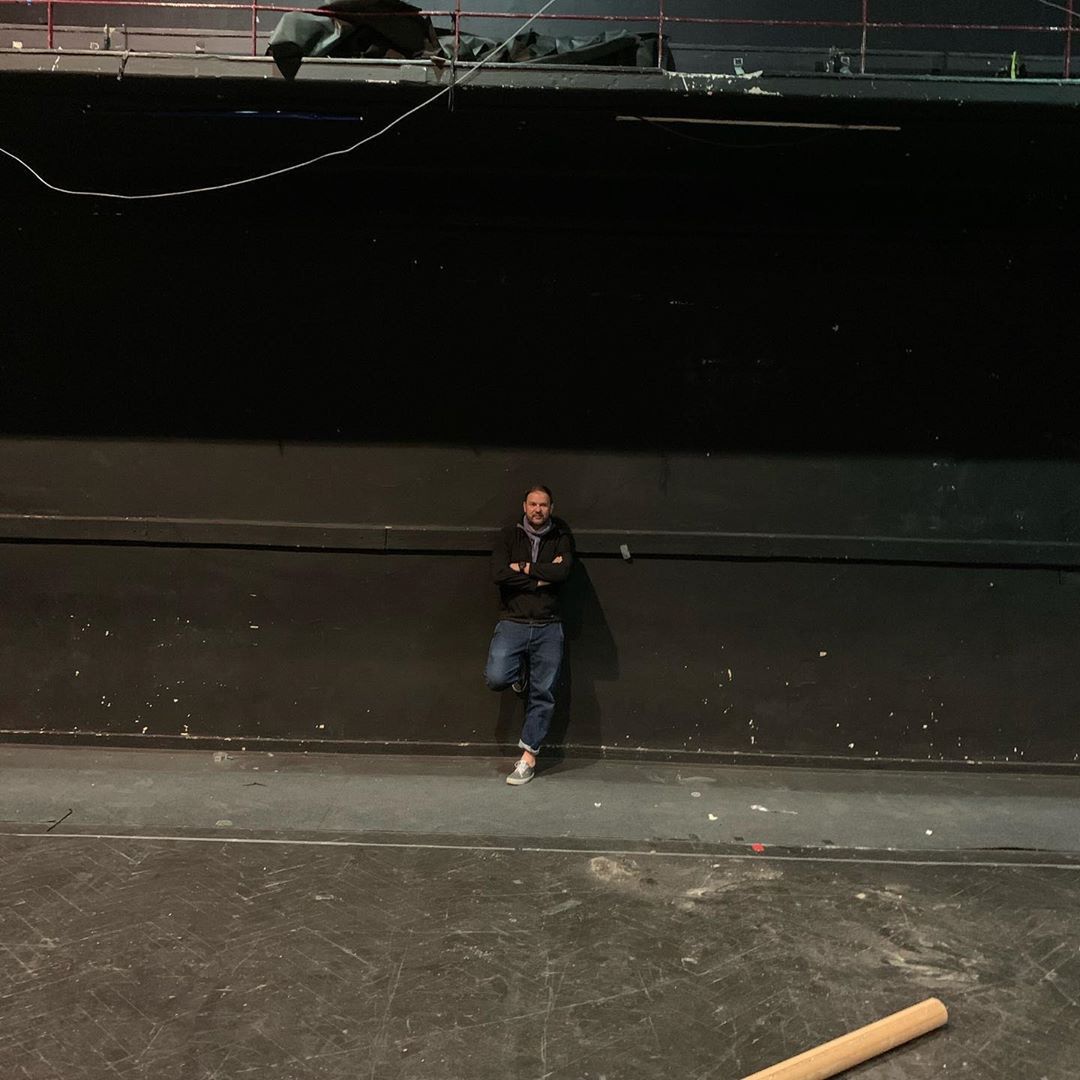 Tomasz Karolak przenosi Teatr IMKA