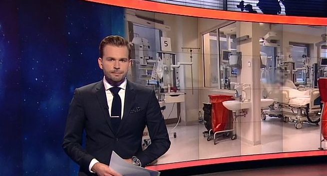 TVN24 pokazuje kody QR odsyłające na portal stacji