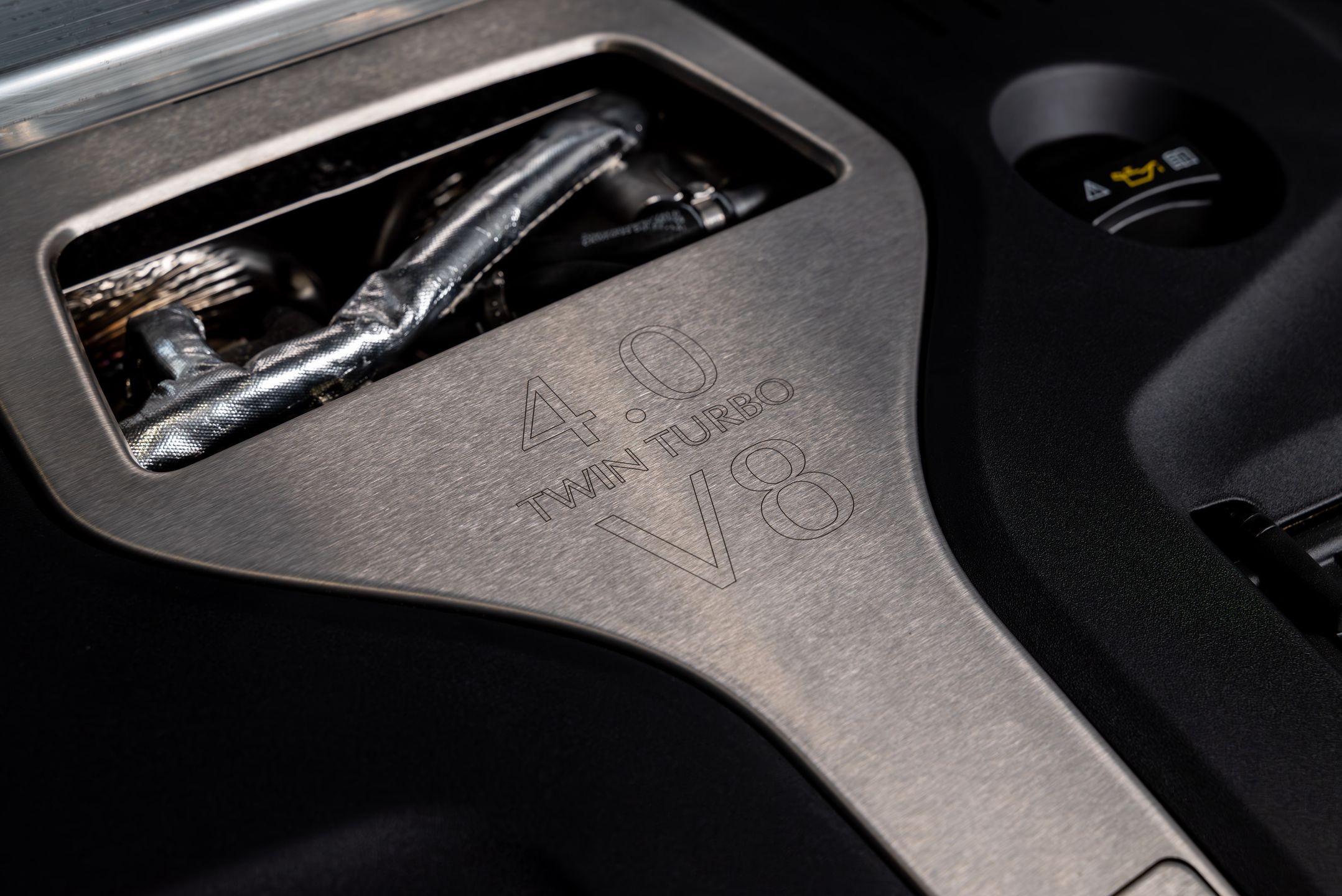 Aston Martin DBX S