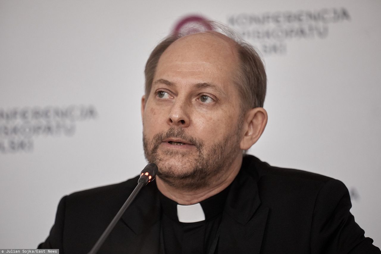 Strajk kobiet. Rzecznik Episkopatu ks. Leszek Gęsiak wypowiedział się nt. "straży narodowej"