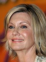 Olivia Newton-John wierzy w Obcych