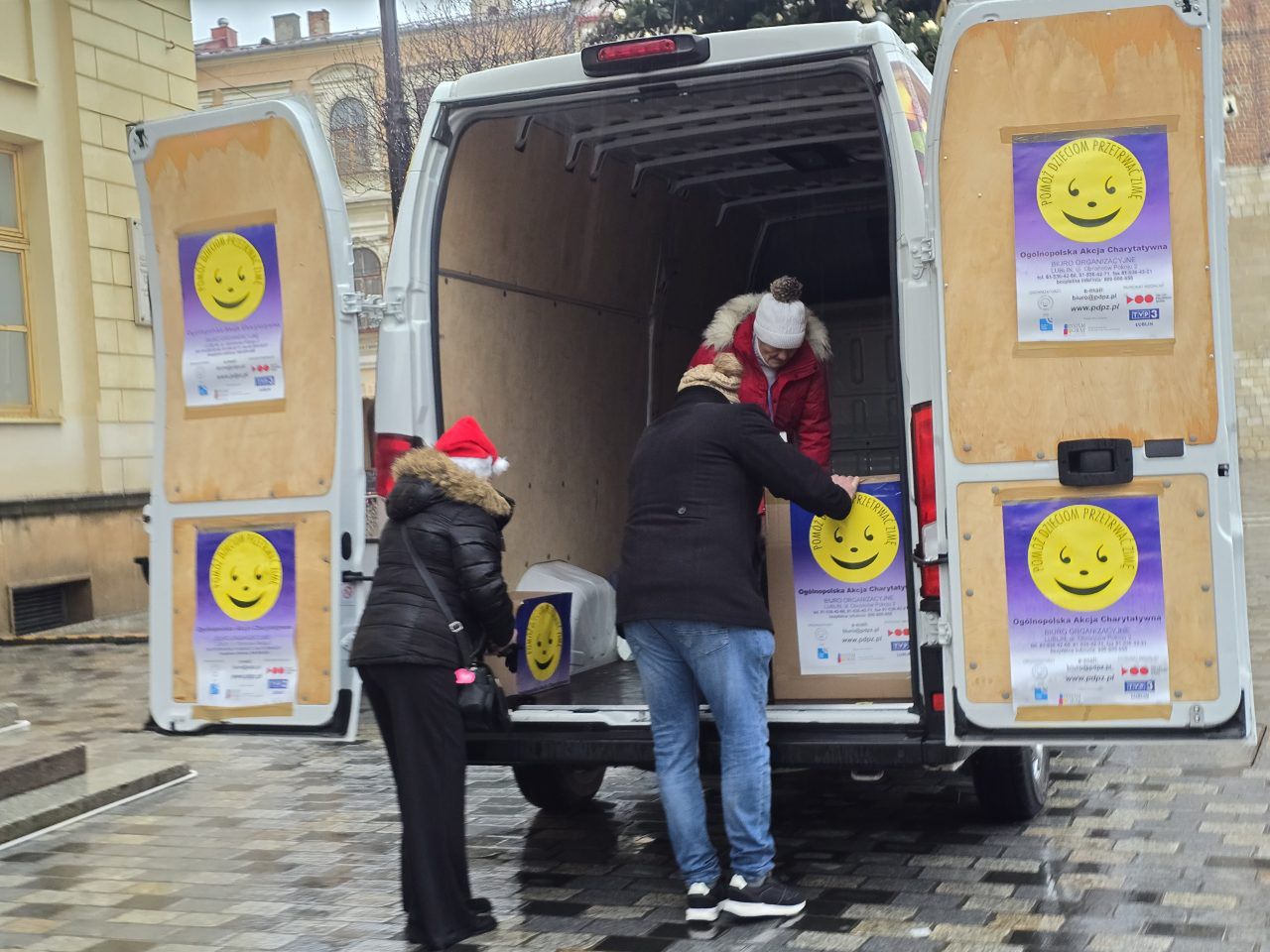 Akcja "Pomóż Dzieciom Przetrwać Zimę". zebrano ponad 9 ton produktów