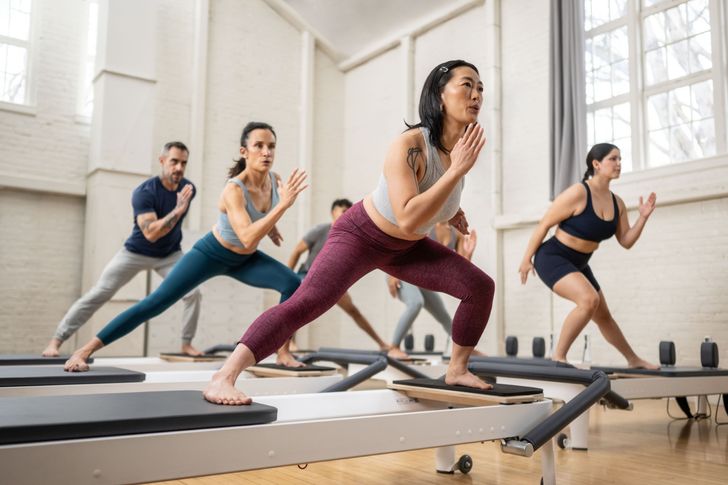 Stabilność, która chroni przed kontuzją – jak pilates przygotowuje ciało do sportów zimowych