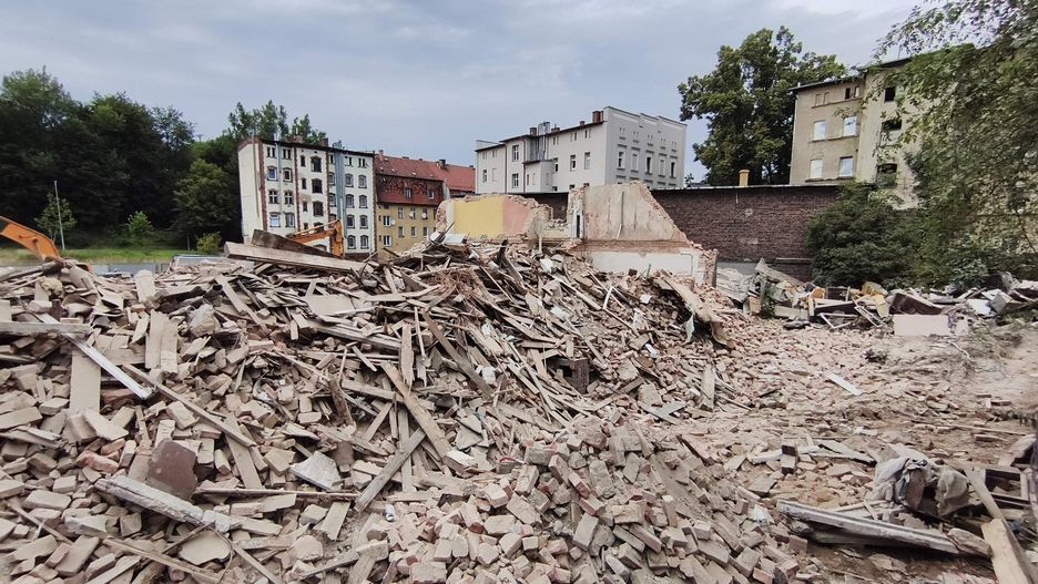 Wyburzenie Szkolna 3 Wałbrzych