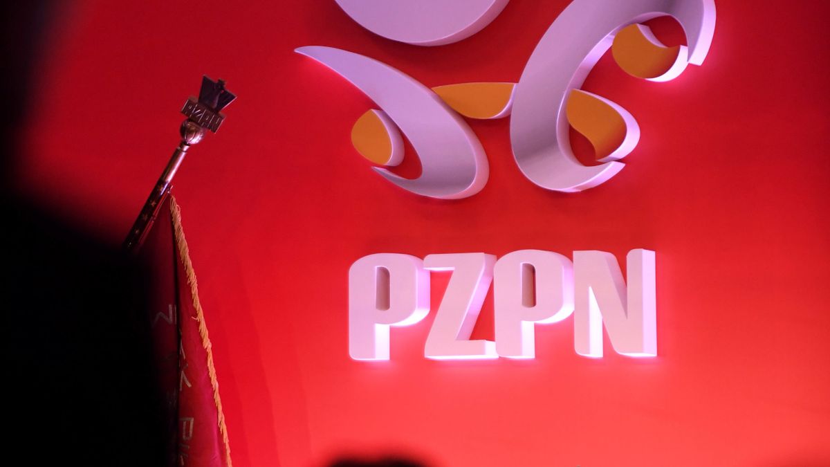Zdjęcie okładkowe artykułu: PAP / Bartłomiej Zborowski / Na zdjęciu: logo PZPN