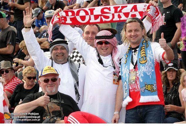 Polscy kibice na stadionie w Auckland