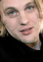 ''You Can't Win'': Michael Pitt gra, pisze, produkuje