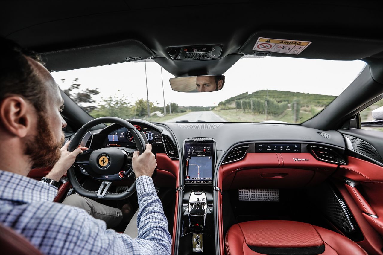 Test: Ferrari Roma pokazuje, że prawdziwa motoryzacja nadal istnieje. Ale dla wybranych