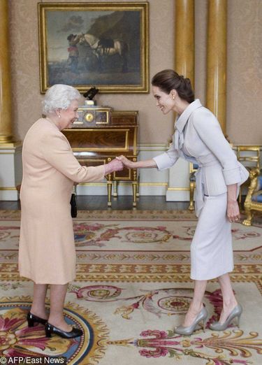 Angelina Jolie na spotkaniu z królową Elżbietą II